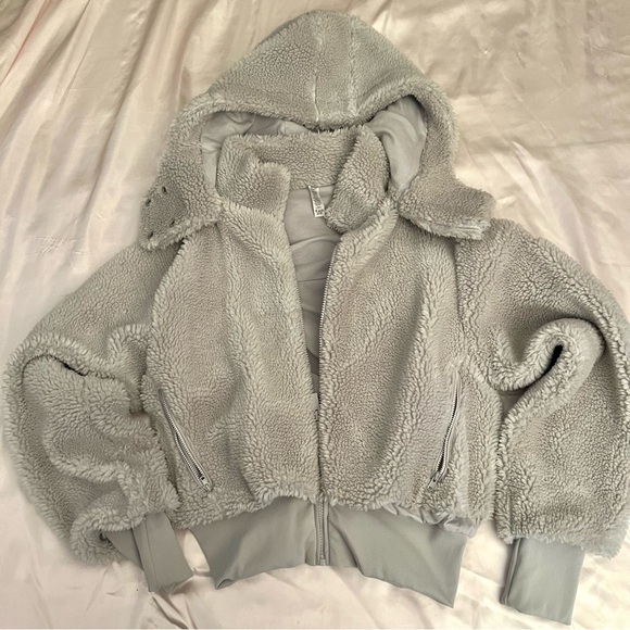 Alo Yoga Foxy Sherpa Jacket Dove Grey S - Picture 3 of 5
